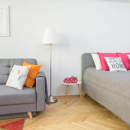 Bright And Modern In The Heart Of The Old And New Town Apartman