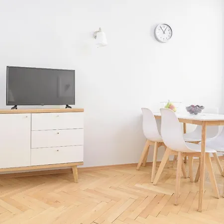 Bright And Modern In The Heart Of The Old And New Town Apartman